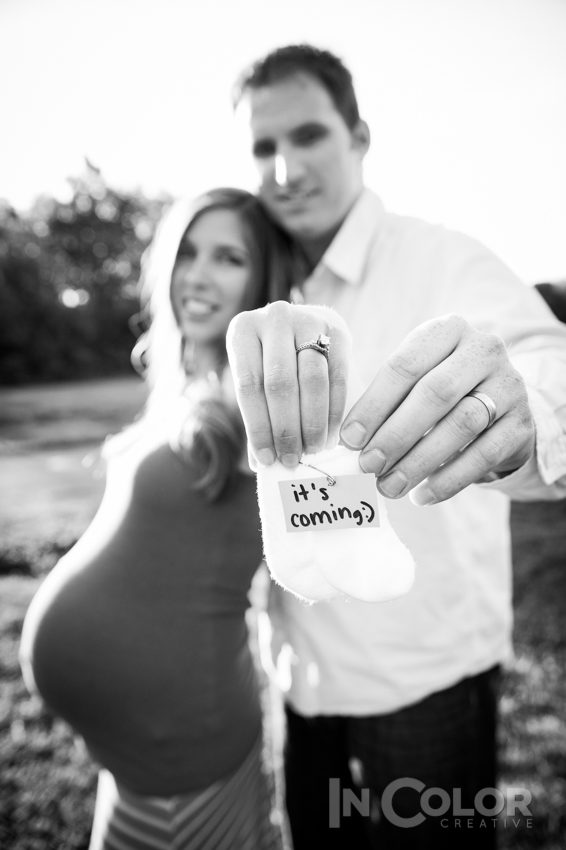 maternity-photography-in-color-creative-nashville